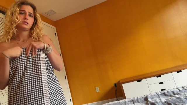 Preview of OnlyFans Cassie2Sassy Sharing Bed With A Thick Stepsister XXX